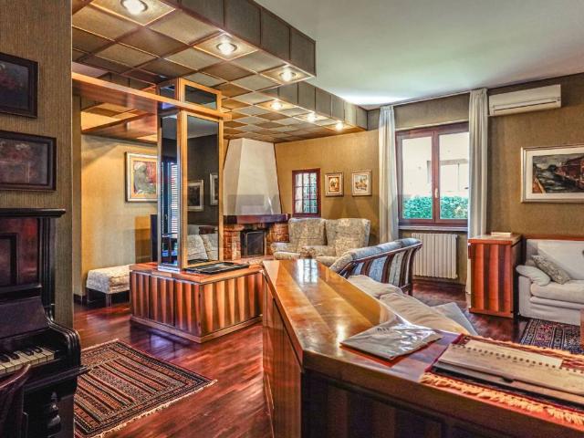 Villa in vendita a Rescaldina MI