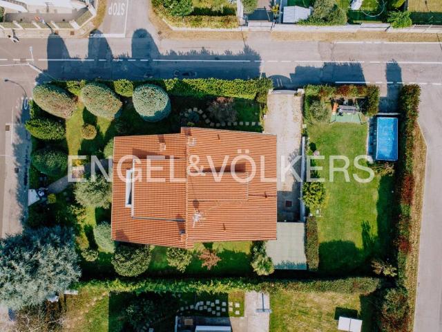Villa in vendita a Rescaldina MI