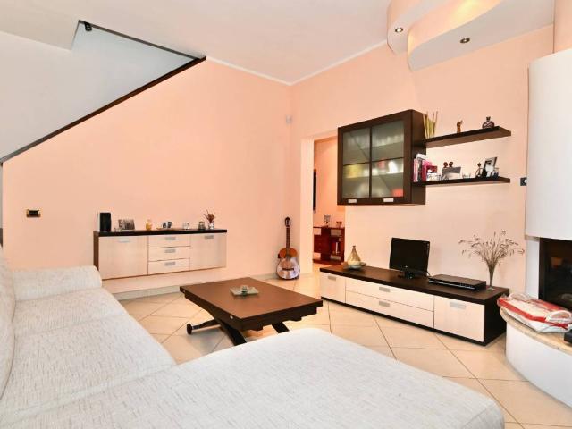 Villa in vendita a Rescaldina MI