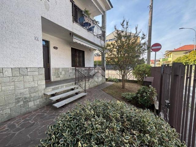 Villa in vendita a Rho MI
