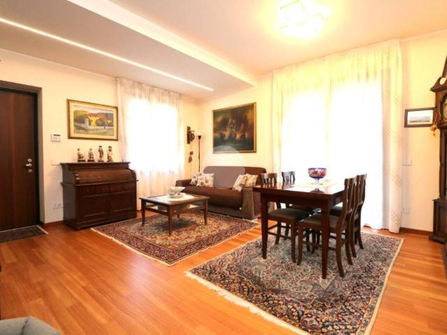 Villa in vendita a Rho MI