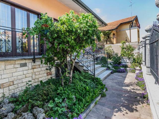 Villa in vendita a Rho MI