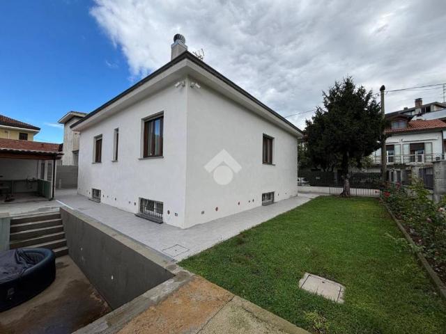 Villa in vendita a Rho MI