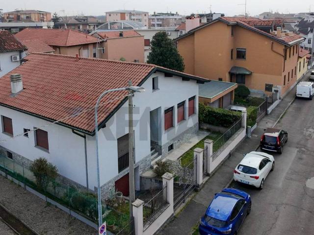 Villa in vendita a Rho MI