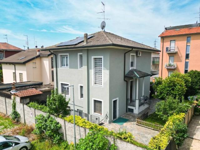 Villa in vendita a Rho MI