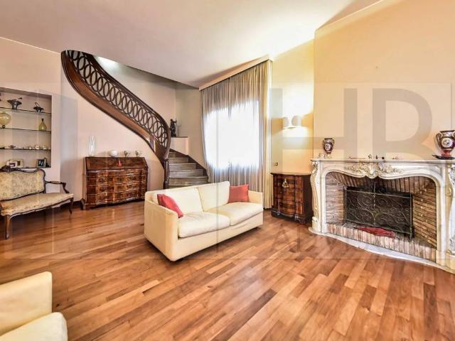 Villa in vendita a Rho MI