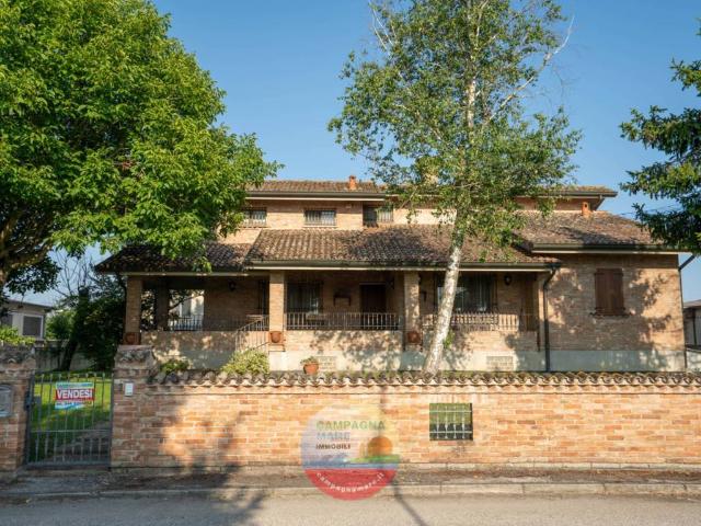 Villa in vendita a Riva del Po FE