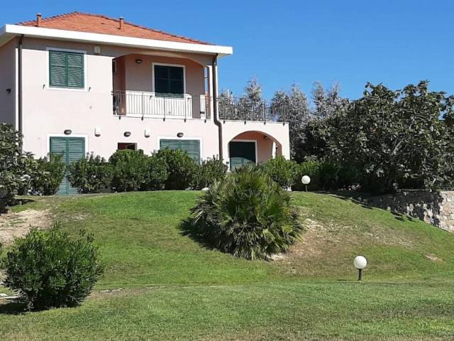 Villa in vendita a Riva Ligure IM