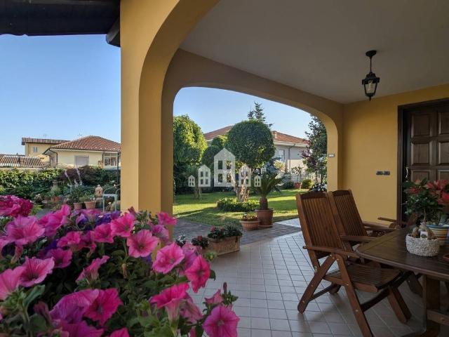 Villa in vendita a Rivarolo Canavese TO