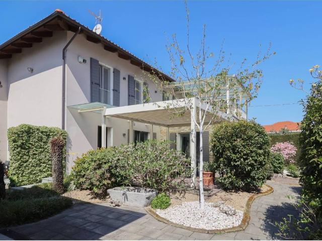 Villa in vendita a Rivarolo Canavese TO