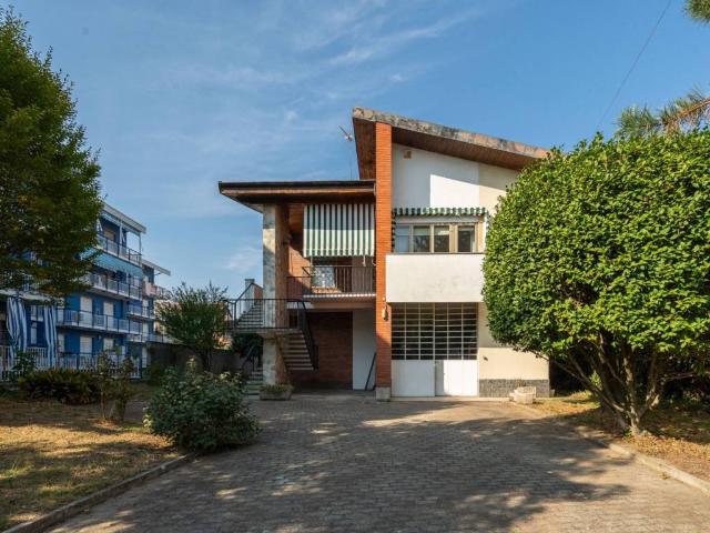 Villa in vendita a Rivarolo Canavese TO