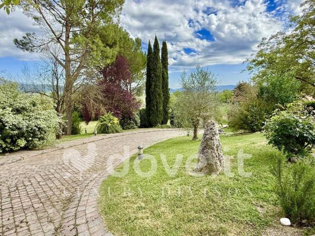 Villa in vendita a Rivodutri RI