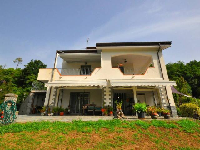 Villa in vendita a Riccò del Golfo di Spezia SP
