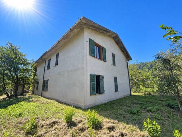 Villa in vendita a Riccò del Golfo di Spezia SP