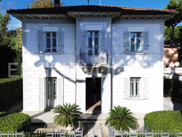 Villa in vendita a Riccione RN