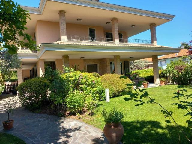 Villa in vendita a Riccione RN