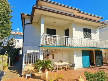 Villa in vendita a Riccione RN