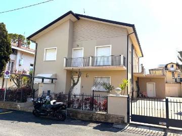 Villa in vendita a Riccione RN
