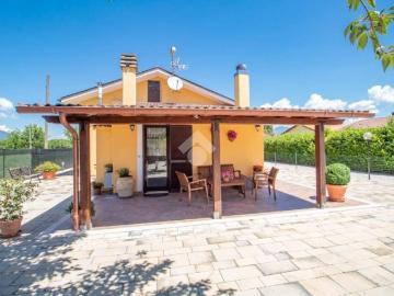 Villa in vendita a Rieti RI