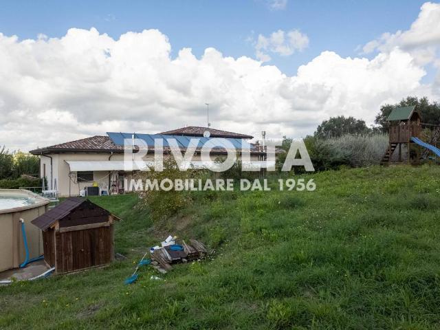 Villa in vendita a Collevecchio RI
