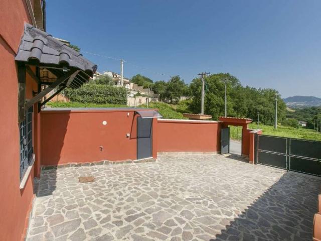 Villa in vendita a Rignano Flaminio RM