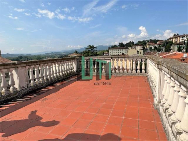 VILLA in VENDITA a RIGNANO SULL'ARNO CENTRO di 10 vani