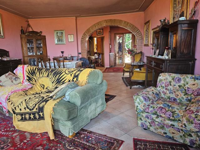 VILLA in VENDITA a RIGNANO SULL'ARNO ROSANO di 9 vani