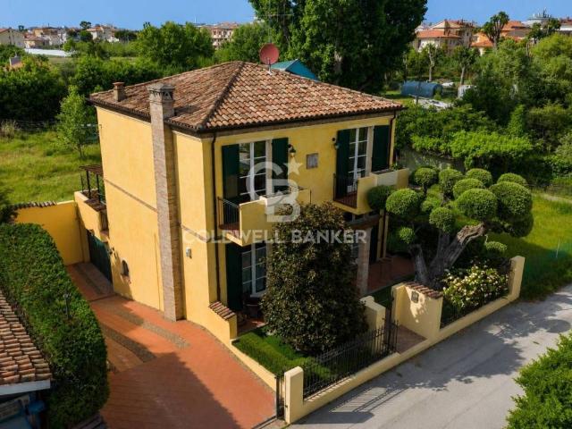 Villa in vendita a Rimini RN
