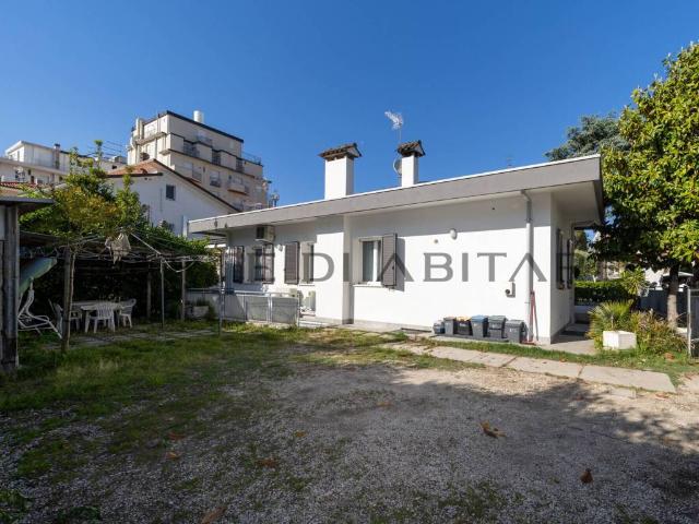 Villa in vendita a Rimini RN