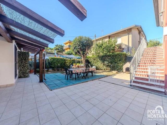 Villa in vendita a Rimini RN