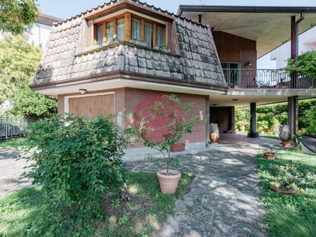 Villa in vendita a Rimini RN