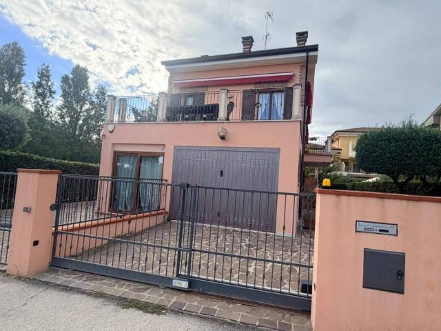 Villa in vendita a Rimini RN