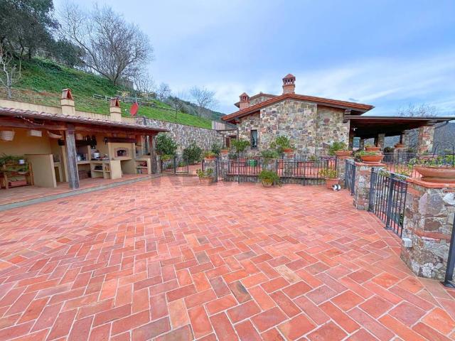 Villa in vendita a Rio LI