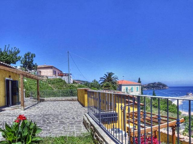 VILLA in VENDITA a RIO RIO MARINA di 4 vani