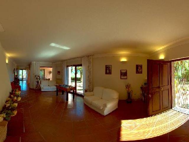 VILLA in VENDITA a RIO RIO NELL'ELBA di 6 vani