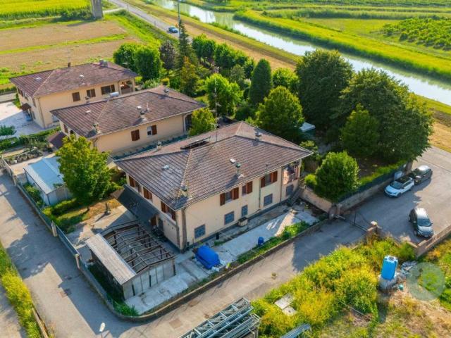 Villa in vendita a Rio Saliceto RE