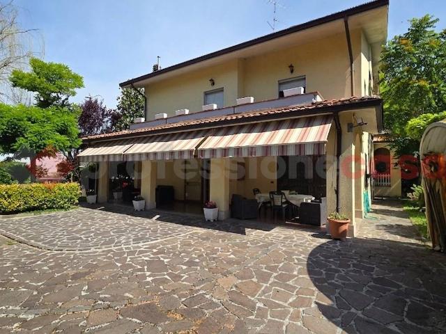 Villa in vendita a Rio Saliceto RE