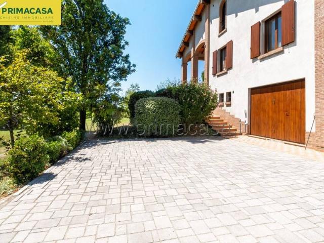 Villa in vendita a Rubiera RE