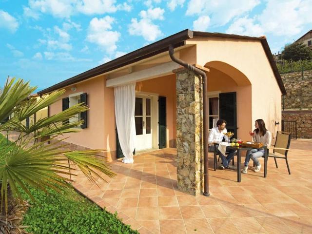 Villa in vendita a Tovo San Giacomo SV