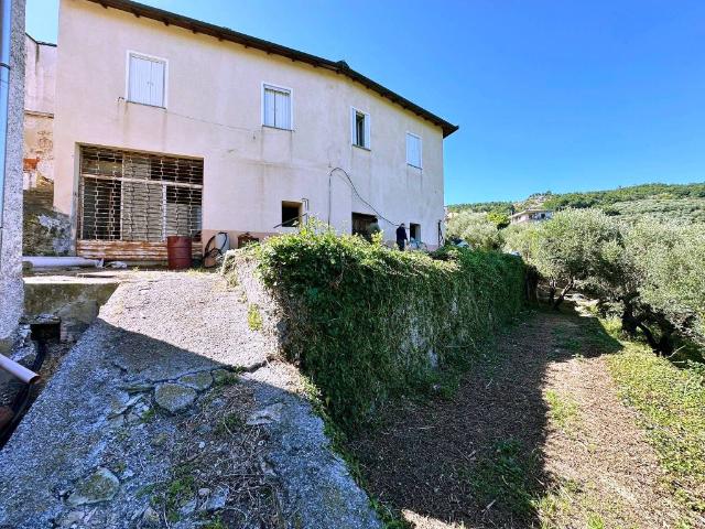 Villa in vendita a Tovo San Giacomo SV