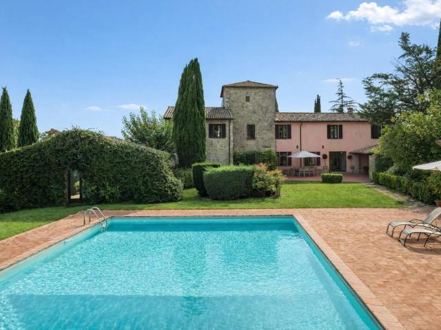 Villa in vendita a Todi 700m² Todi