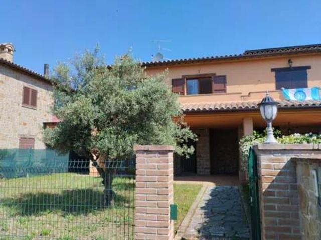 Villa in vendita a Tolentino MC