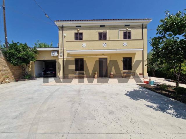 Villa in vendita a Tollo CH