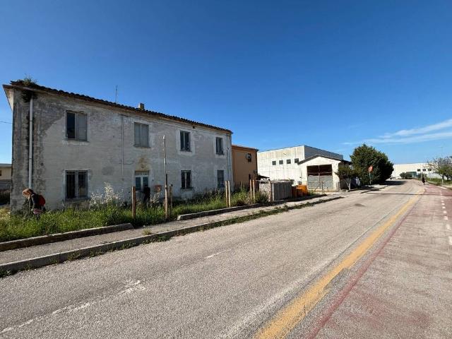 Villa in vendita a Tollo CH