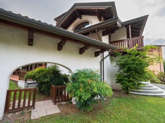 Villa in vendita a Tolmezzo UD