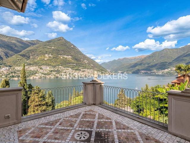 Villa in vendita a Torno CO