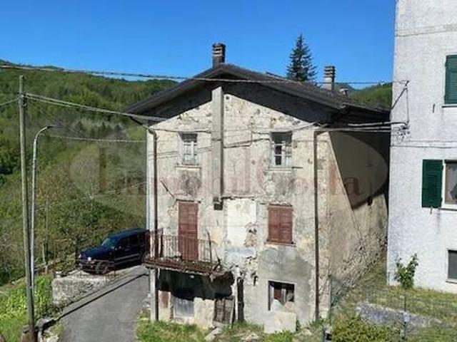 Villa in vendita a Tornolo PR