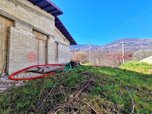 Villa in vendita a Tornimparte AQ