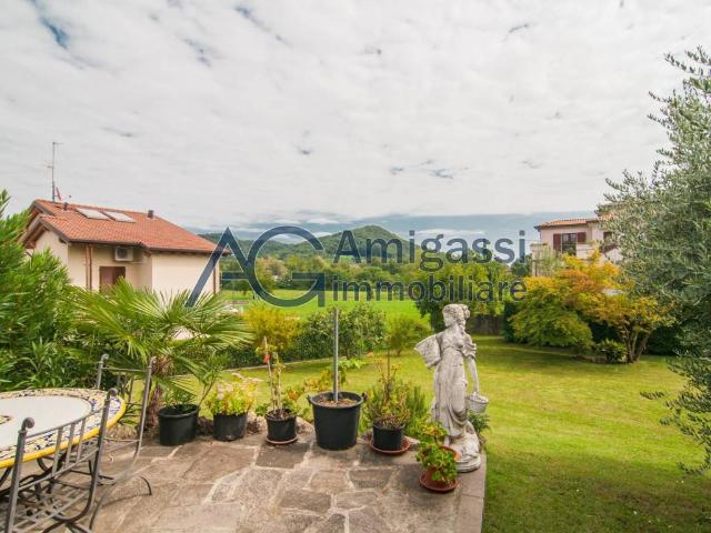 Villa in vendita a Torre de' Roveri BG