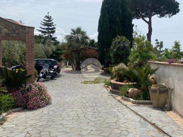 Villa in vendita a Torre del Greco NA